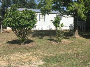 136 Oak Ridge Dr, Center Point, TX 78010