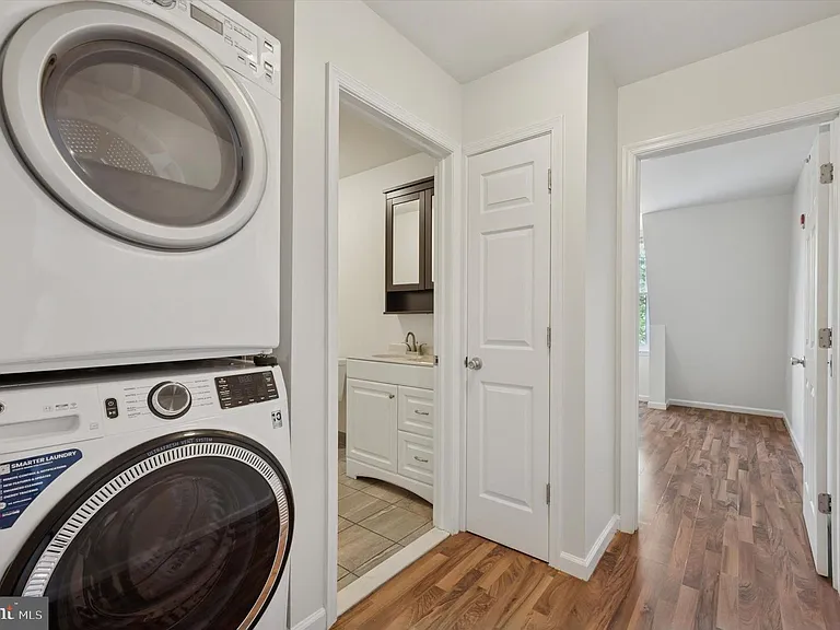 5027 Spruce St — Photo 5