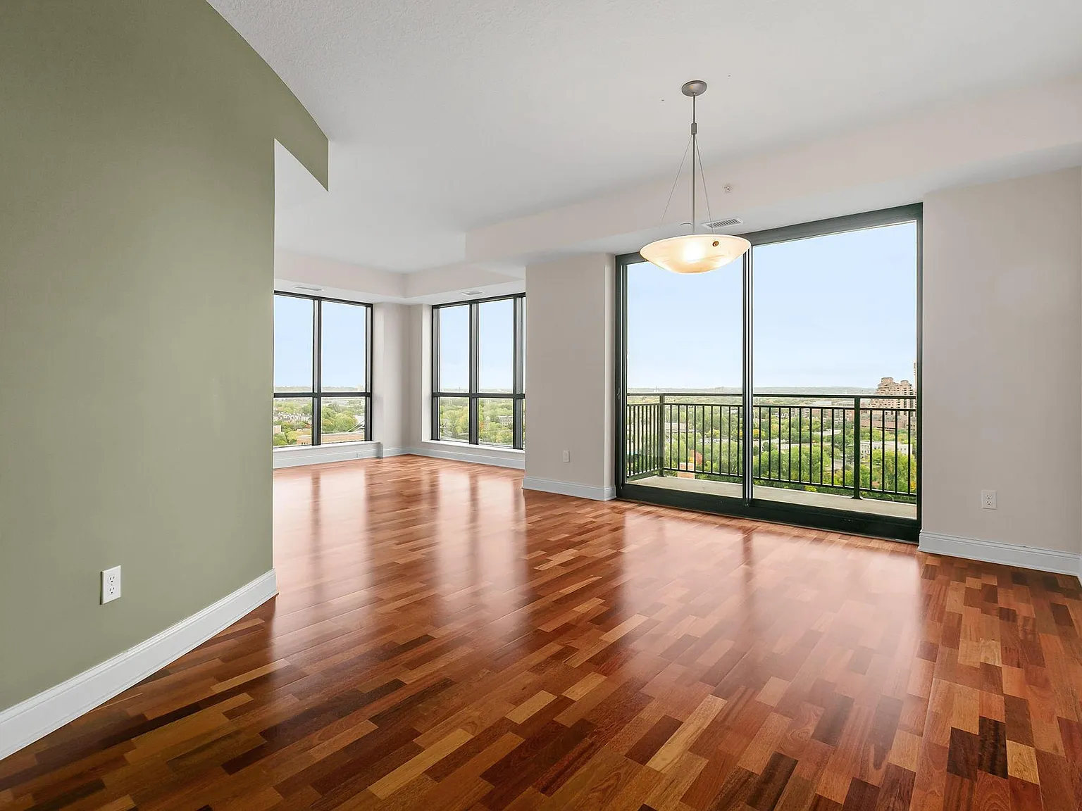 2 bed, 2.0 bath, 1352 sqft, $4,195 — Photo 1