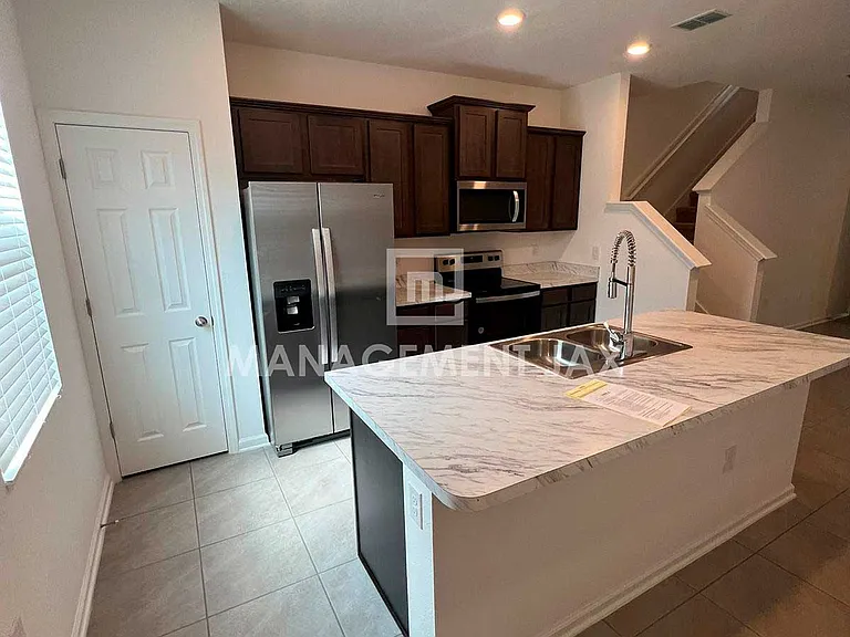 8317 Asteroid St — Photo 10