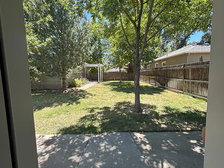 806 E McKinley St — Photo 16
