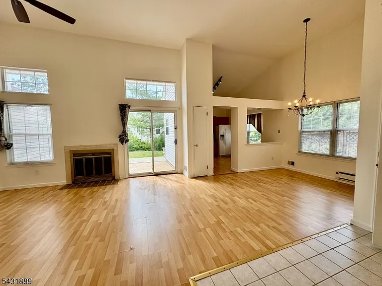 419 Cardinal Ln — Photo 4