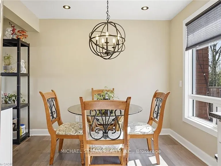 282 Roach Ave — Photo 17