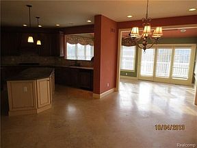 5th image of 3950 Grand Oaks Blvd
