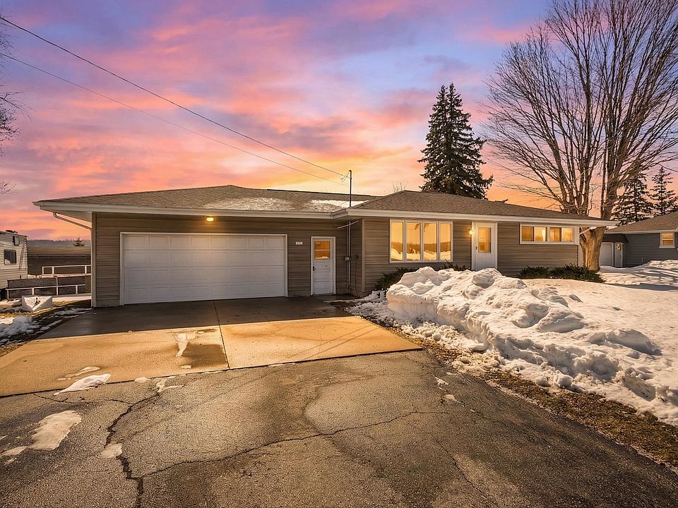 1st image of 4576 Algoma Rd