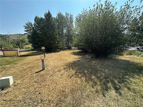 3rd image of 1 Cooper Ave N