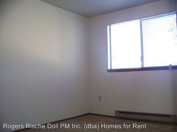 4th image of 325 NE Kettle St APT 202