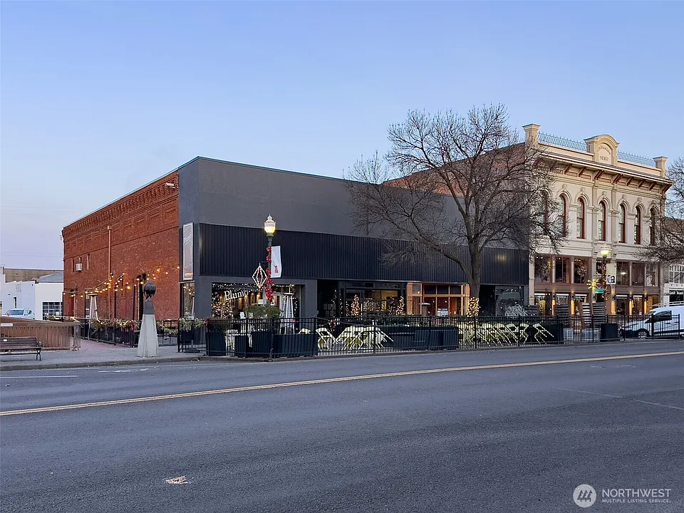 45 E Main St