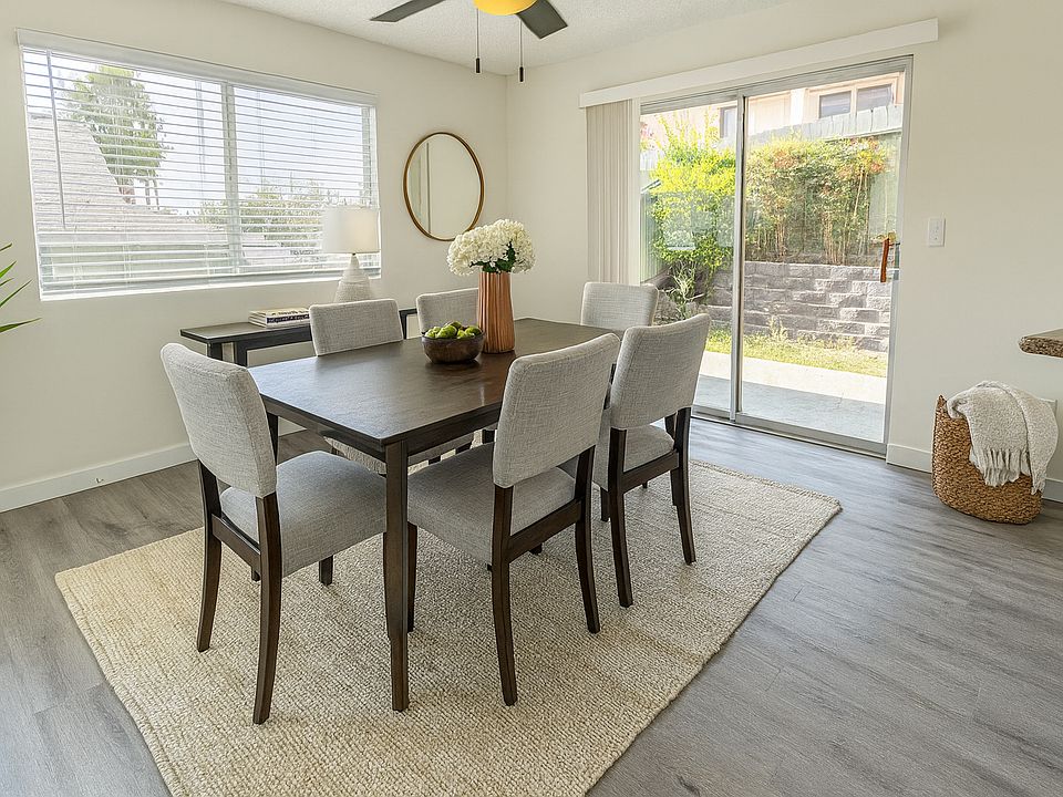 3 bedroom/2 bathroom dining room
