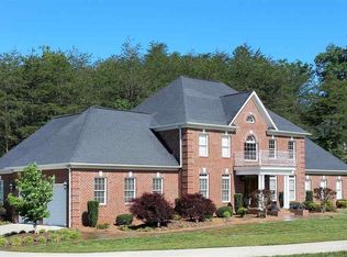 4258 Rainbow Hills Dr, Hickory, NC 28602