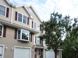 76 Pear Tree Ln, Newmarket, NH 03857