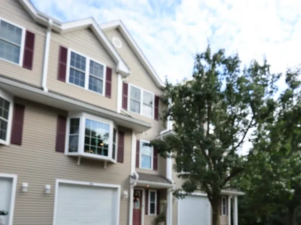 76 Pear Tree Lane, Newmarket, NH 03857