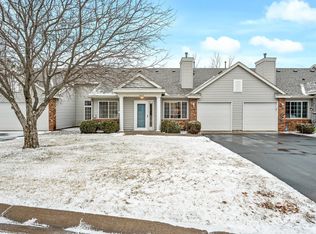 869 Sunrise Dr, Woodbury, MN 55125