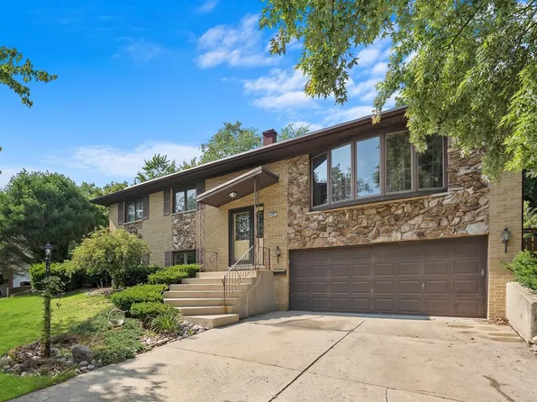 6425 Forestview Dr, Oak Forest, IL 60452