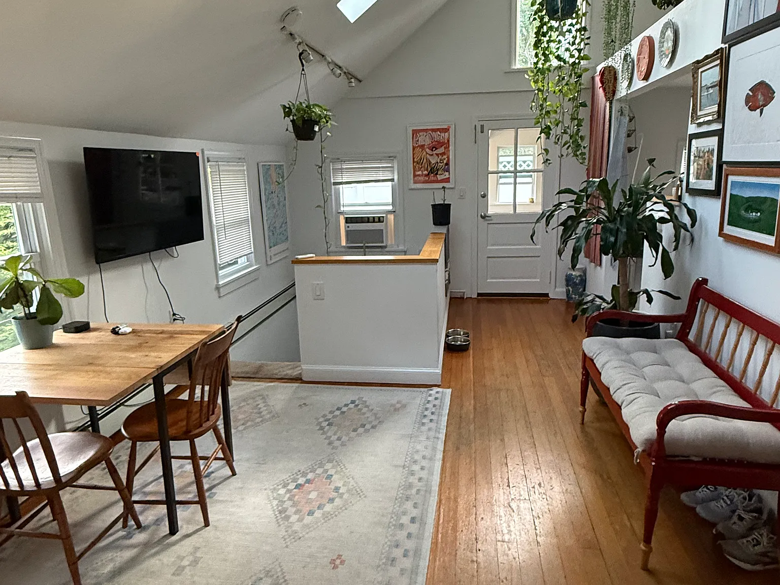 2 bed, 1400 sqft, $3,300 — Photo 3