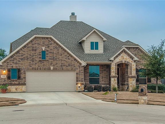 2nd image of 104 Cactus Ct