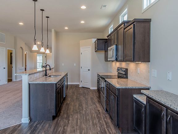 2nd image of 3261 Fontaine Ct