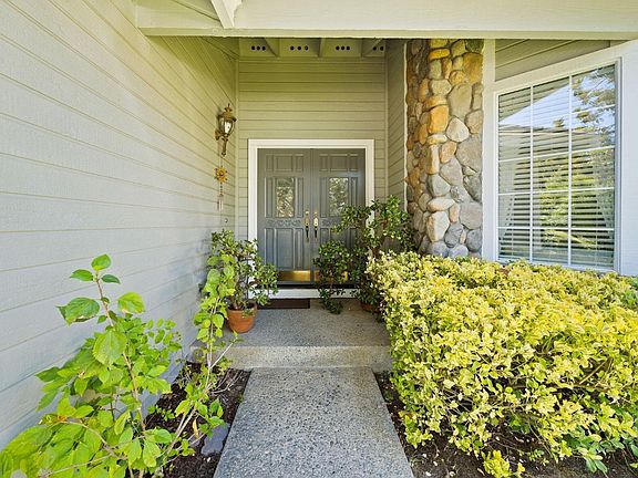 4th image of 2865 Ganton Court