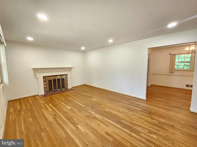 5683 Ravenel Ln — Photo 5