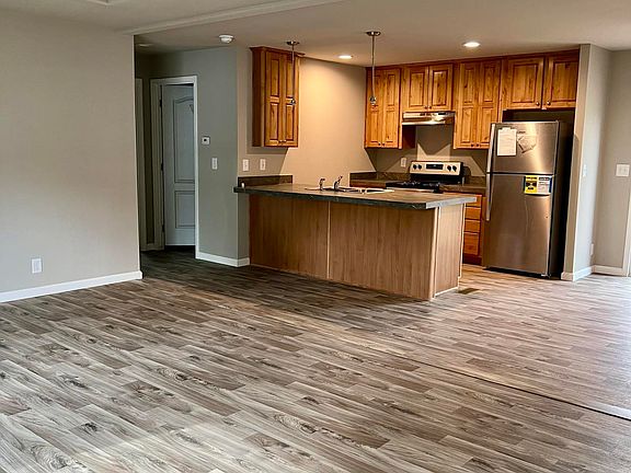 2nd image of 305 N Marine St