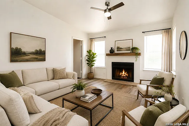3 bed, 2.0 bath, 1344 sqft, $1,375 — Photo 2
