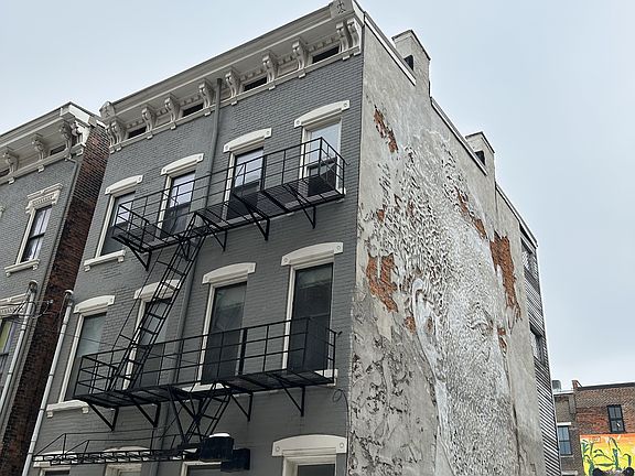 3rd image of 1818 Logan St #3