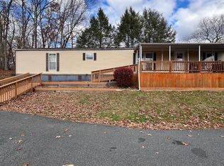 808 Holly Dr, Green Lane, PA
