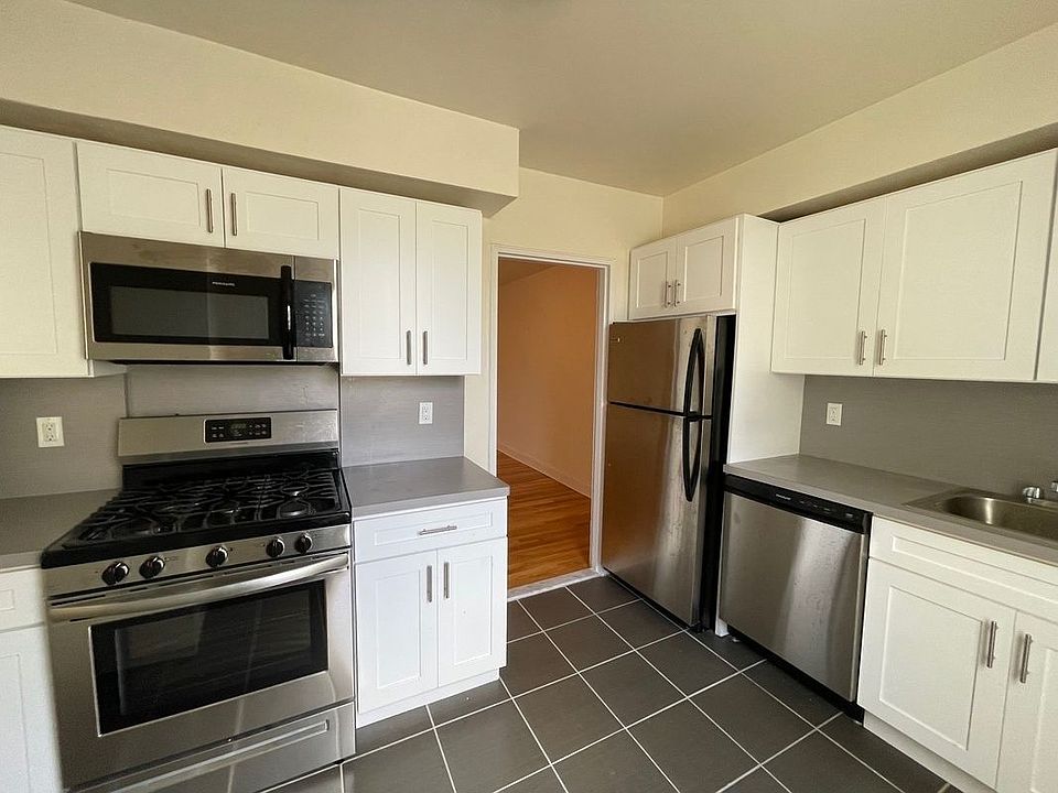 1st image of 16201 Highland Ave #33