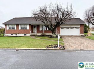 3858 Rosewood Ln, Whitehall, PA 18052