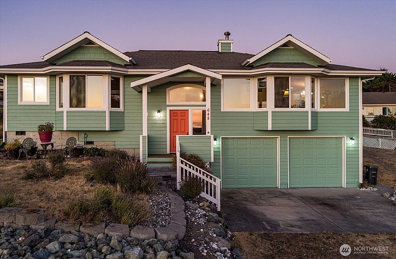 3rd image of 648 Hacienda Drive