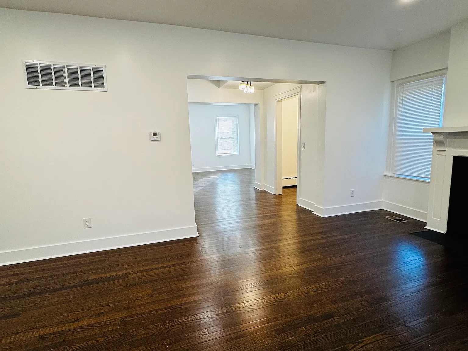6 bed, 2.5 bath, 3427 sqft, $2,695 — Photo 4