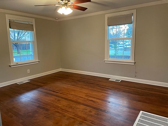 5th image of 2856 Carmen Ave