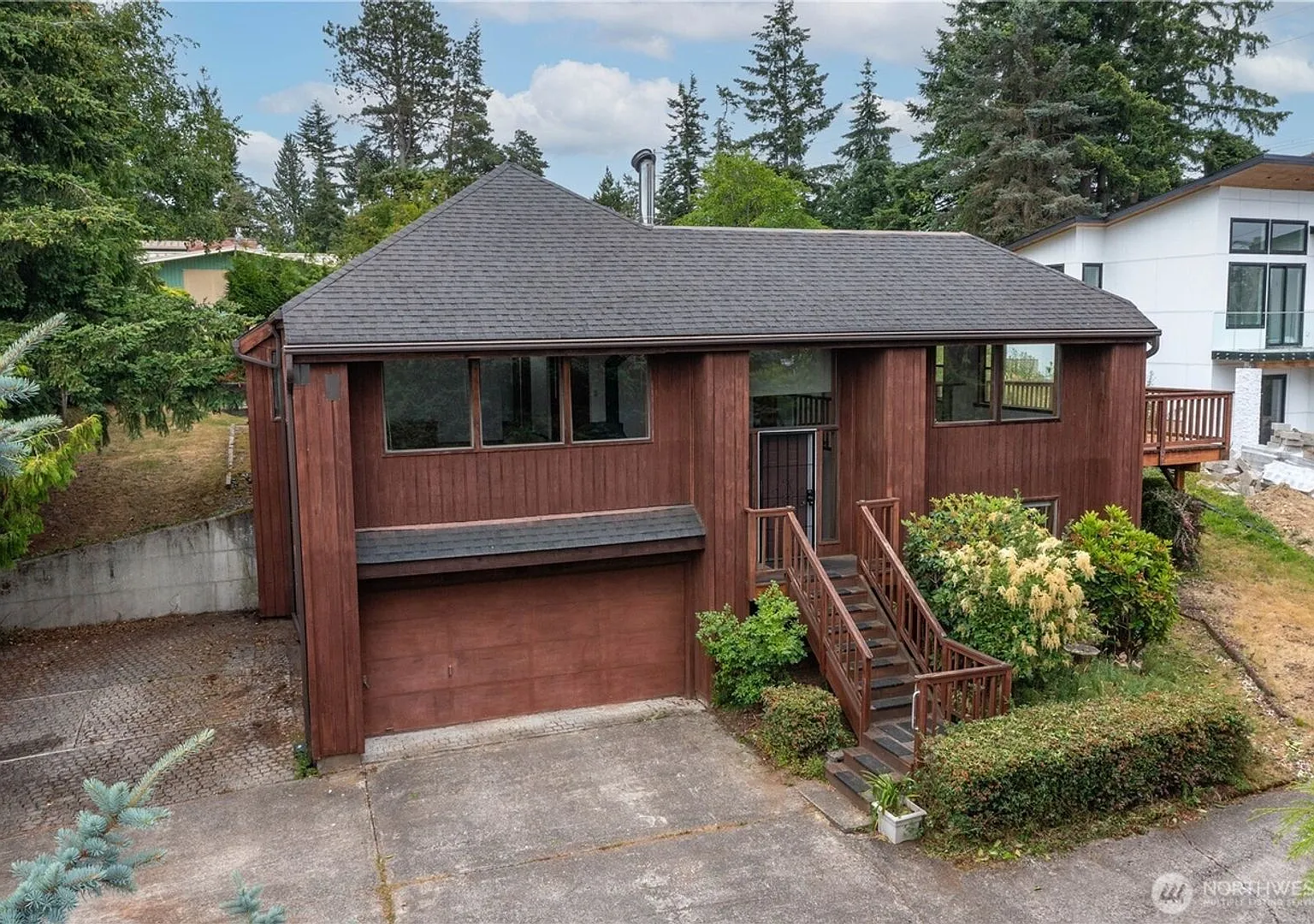 4 Bedroom + MIL Studio Suite Near Lake Whatcom — Photo 1