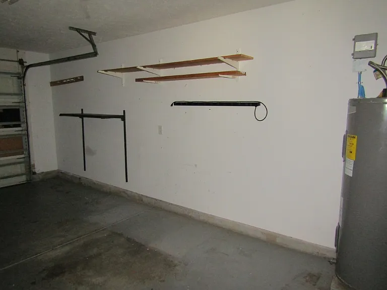 151 Heath Dr — Photo 28