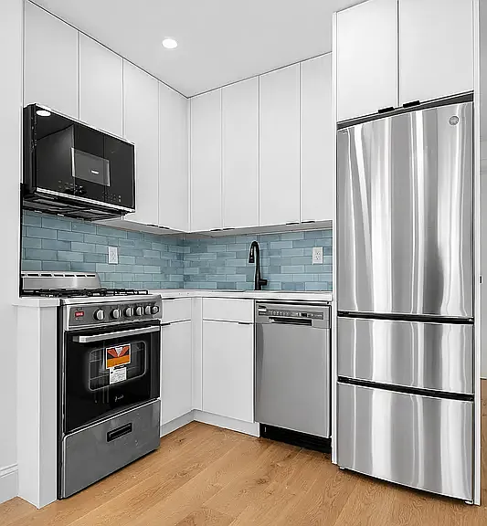 18 Saint Andrews Pl #1 — Photo 2