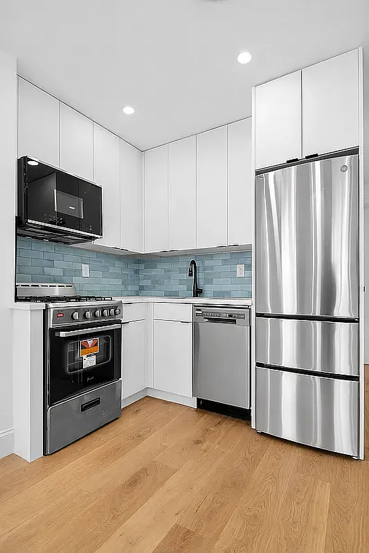 Building Photo - 18 Saint Andrews Pl #1