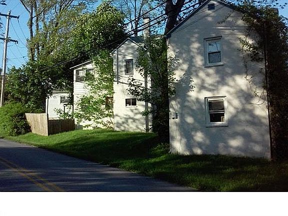 4th image of 1050 Horseshoe Pike