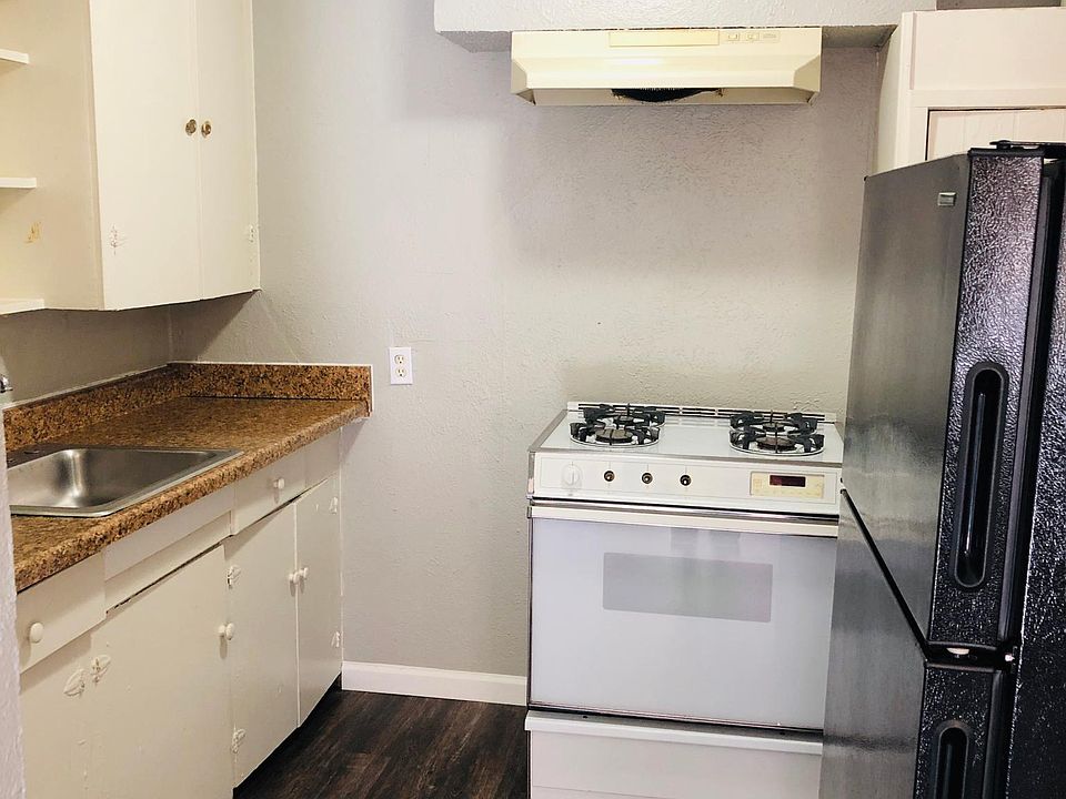 2nd image of 4624 E Side Ave APT D