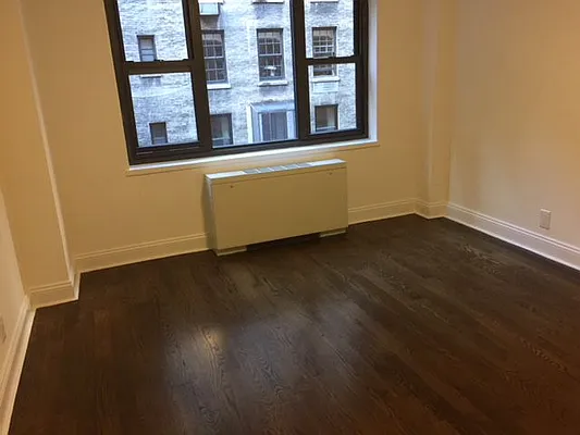 Rented by Solil Management | media 12