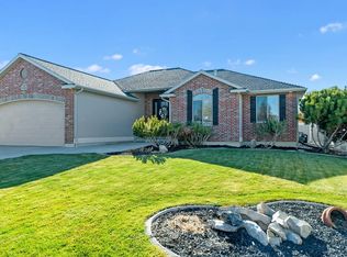 1111 W 1460 N, Clinton, UT 84015