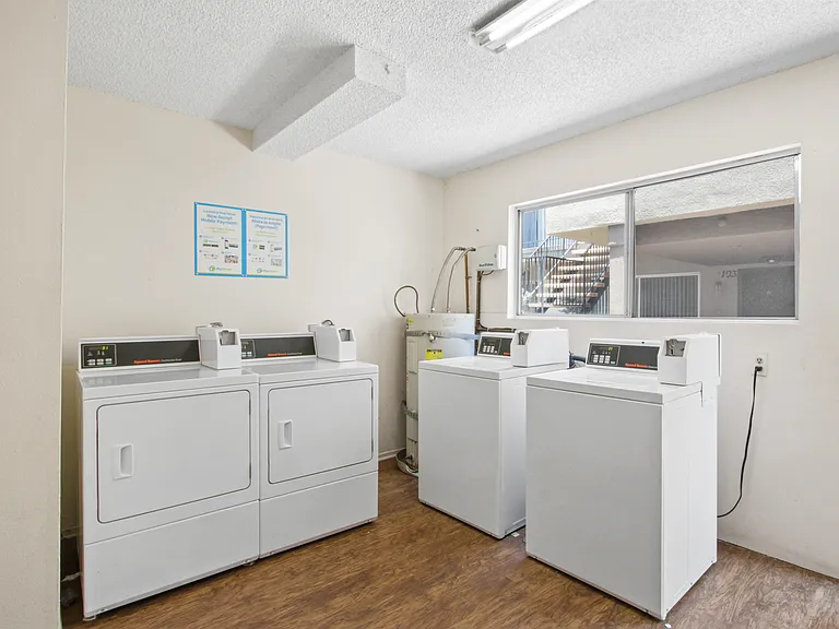 10326 Western Ave #203 — Photo 4