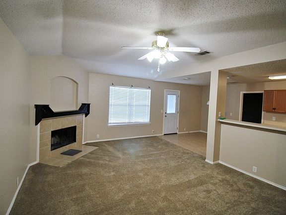 2nd image of 1519 Lakeside Dr