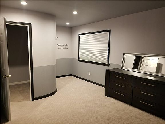 4th image of 108 Camberley Pl