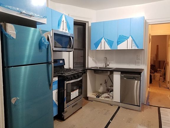 4th image of 208 E 84th St APT 2D