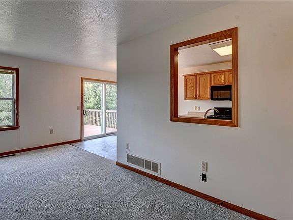 5th image of 2879 Circleview Dr NW