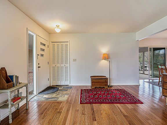 5th image of 1231 Meadowbrook Ave