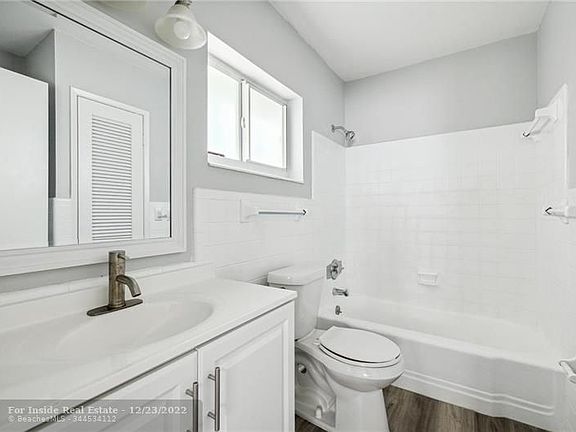 2nd image of 4305 NE 21st Ave APT 14
