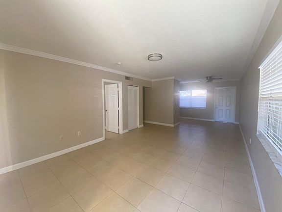 4th image of 2536 Van Buren St #1