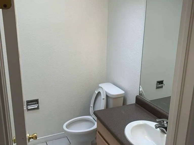 706 Indian Hollow Rd #B — Photo 11