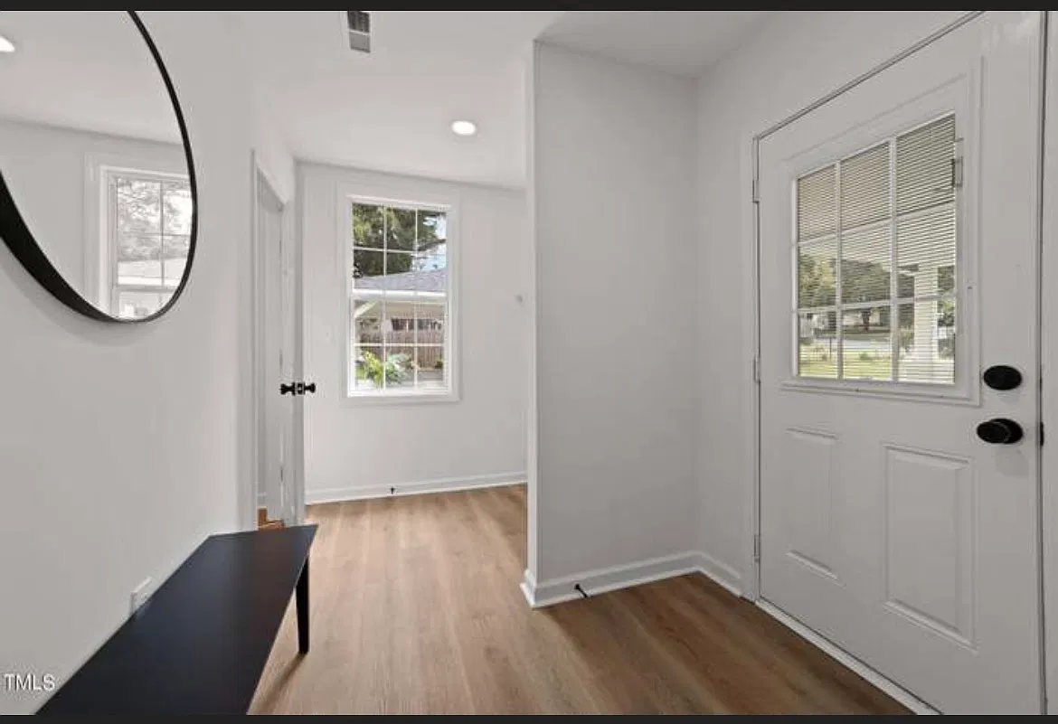 1 bed, 1142 sqft, $888 — Photo 4